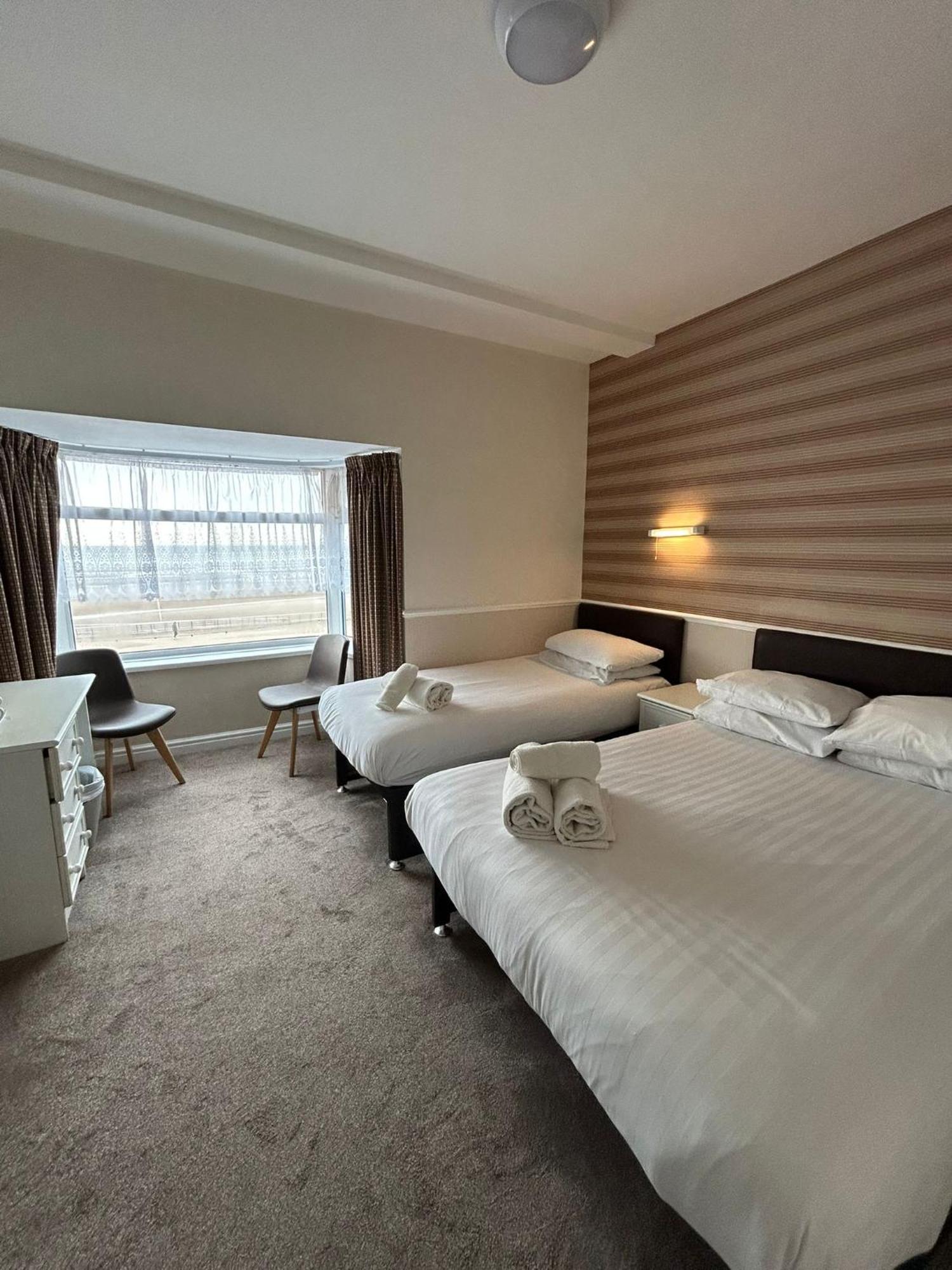 Lyndene Hotel Blackpool Extérieur photo